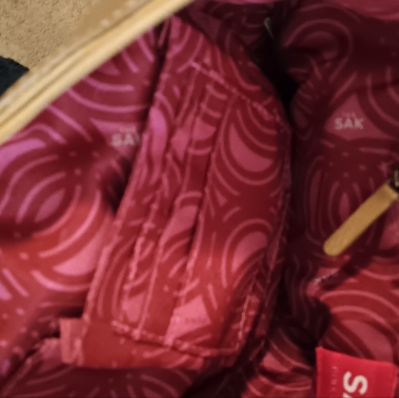 The SAK Pink Label Gold Pebble Leather Fringe Shoulder Bag. - Picture 8 of 16